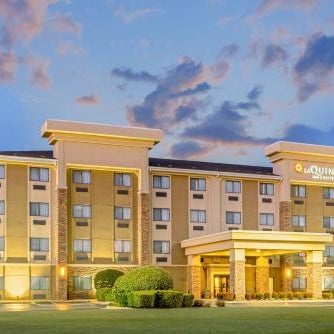 La Quinta Inn & Suites by Wyndham Midwest City - Tinker AFB Thumbnail