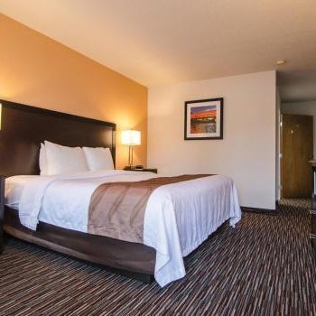 Cottage Grove Inn Thumbnail