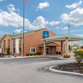 Clarion Pointe by Choice Hotels Racine Thumbnail