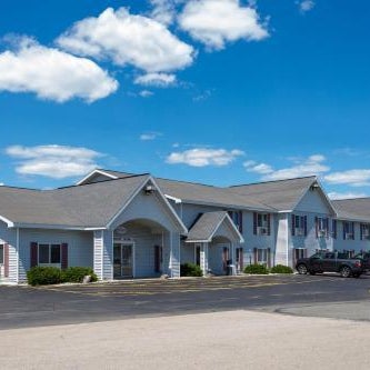 Baymont by Wyndham Marinette Thumbnail