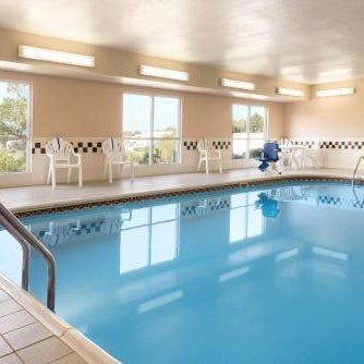 Country Inn & Suites by Radisson, Davenport, IA Thumbnail