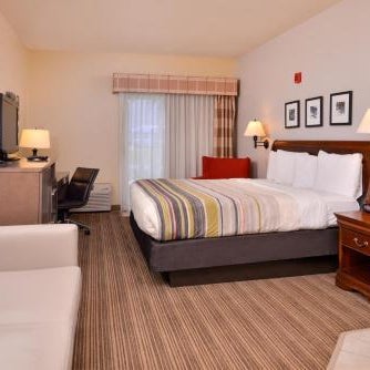 Country Inn & Suites by Radisson, Omaha Airport, IA Thumbnail