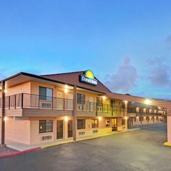 Days Inn by Wyndham East Albuquerque Thumbnail