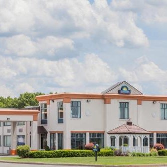 Days Inn by Wyndham Windsor Locks / Bradley Intl Airport Thumbnail