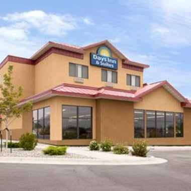 Days Inn & Suites by Wyndham Bozeman Thumbnail