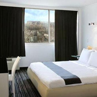 Ramada by Wyndham North Bergen Thumbnail