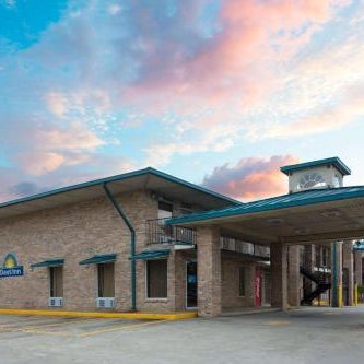 Days Inn by Wyndham Forest Thumbnail
