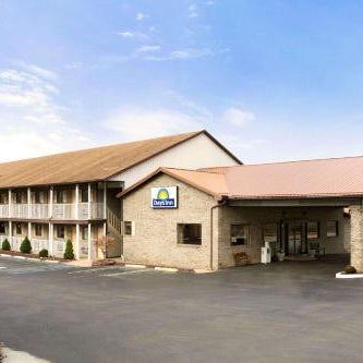 Days Inn by Wyndham Huntington Thumbnail