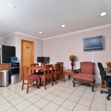 Americas Best Value Inn Indianola Thumbnail