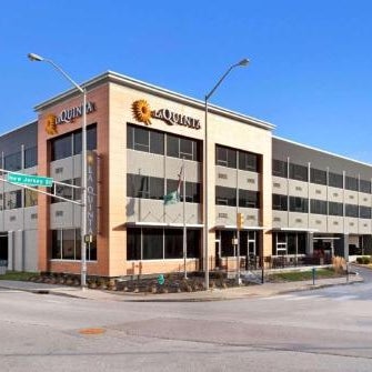 La Quinta Inn & Suites by Wyndham Indianapolis Downtown Thumbnail