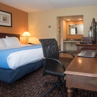 Colonnade Inn Thumbnail