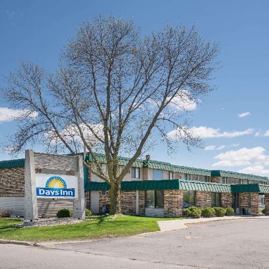 Days Inn by Wyndham Mason City Thumbnail