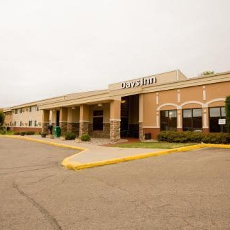 Days Inn by Wyndham Minot Thumbnail