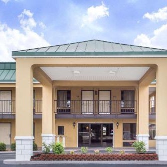 Quality Inn & Suites Thumbnail
