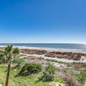 Ocean Crest Inn and Suites Thumbnail