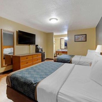 Econo Lodge Pryor Thumbnail
