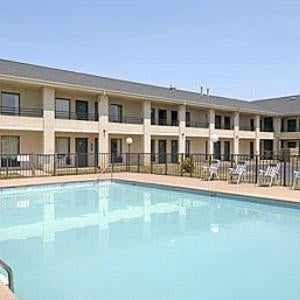 Days Inn by Wyndham Spartanburg Waccamaw Thumbnail
