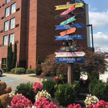 Days Inn & Suites by Wyndham Sutton Flatwoods Thumbnail