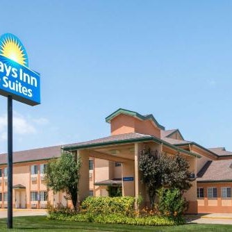 Days Inn & Suites by Wyndham Wichita Thumbnail