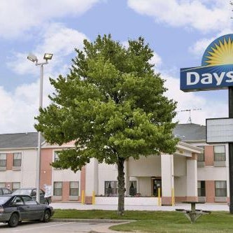 Days Inn by Wyndham Walcott Davenport Thumbnail