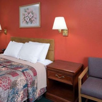 Travelodge by Wyndham Lincoln South Thumbnail