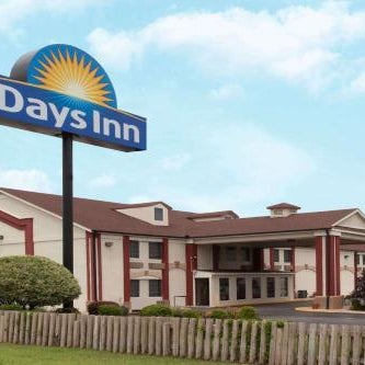 Days Inn by Wyndham Shawnee Thumbnail