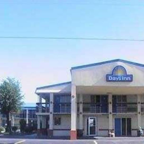 Days Inn by Wyndham Okmulgee Thumbnail