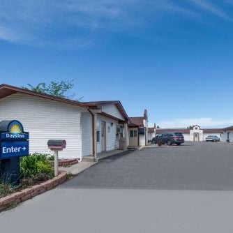 Days Inn by Wyndham Jamestown Thumbnail