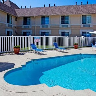 Baymont by Wyndham Braselton / Winder Thumbnail