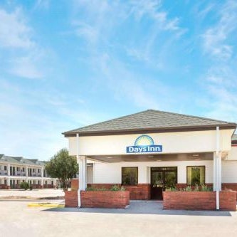 Days Inn by Wyndham Paxton Thumbnail