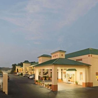 Days Inn by Wyndham Greenville Thumbnail