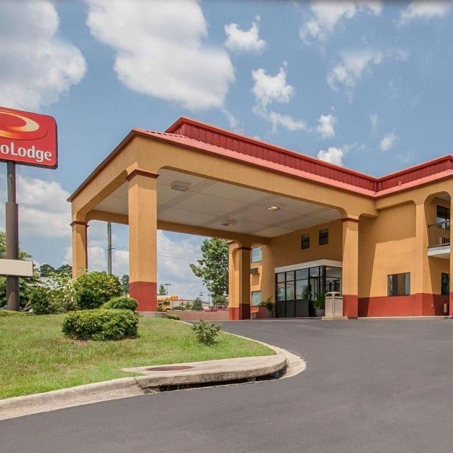 Econo Lodge Inn & Suites Northport Thumbnail