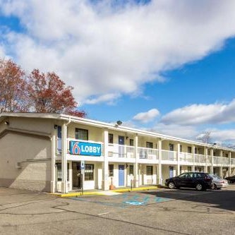 Motel 6 New Brunswick Thumbnail