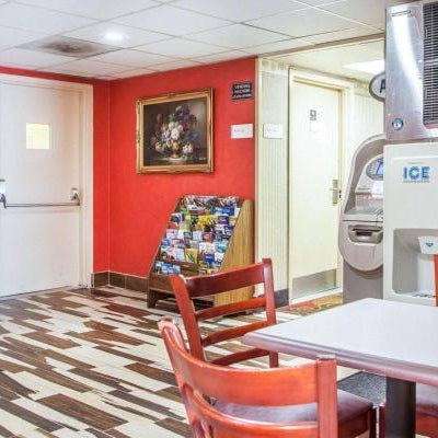 Days Inn by Wyndham Jersey City Thumbnail
