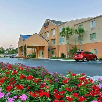 Fairfield Inn & Suites by Marriott Brunswick Thumbnail