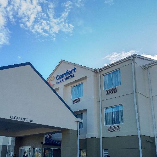 Comfort Inn & Suites Thumbnail