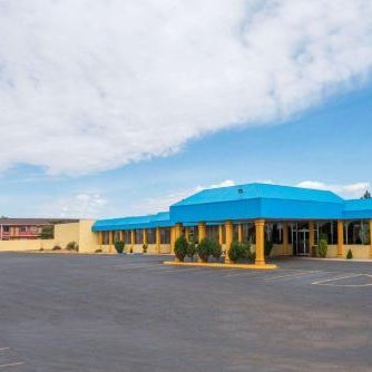 Days Inn & Suites by Wyndham Clovis Thumbnail