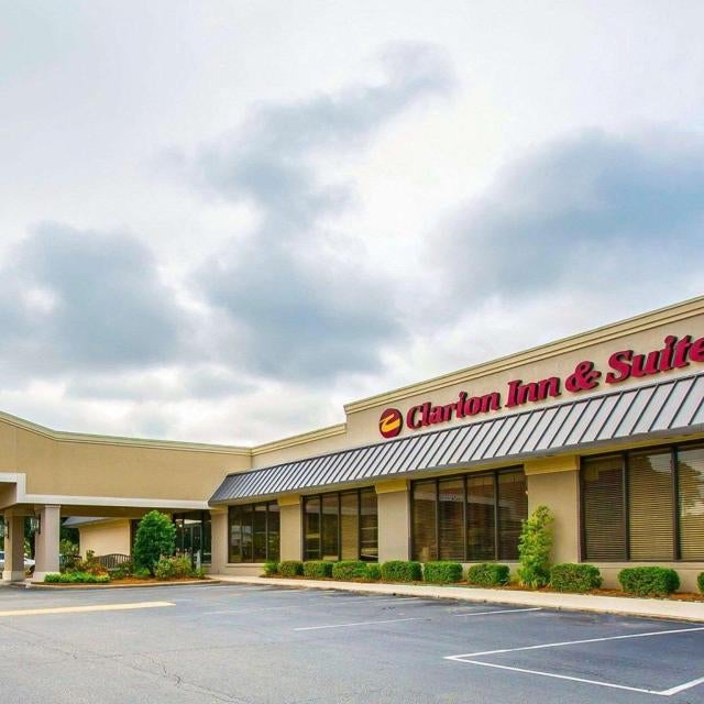 Clarion Inn & Suites Dothan South Thumbnail