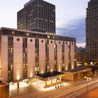 Doubletree By Hilton Milwaukee Downtown Thumbnail