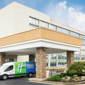 Holiday Inn Express Charleston-Civic Center By IHG Thumbnail
