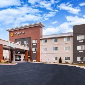 La Quinta Inn & Suites by Wyndham Elkhart Thumbnail