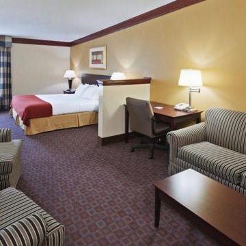 Days Inn & Suites by Wyndham Tahlequah Thumbnail