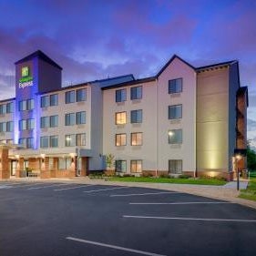 Holiday Inn Express Hotel And Suites Coon Rapids By IHG Thumbnail