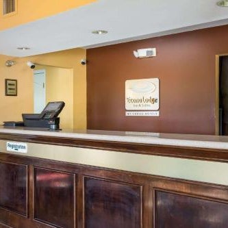 Econo Lodge Inn & Suites I-65 Thumbnail
