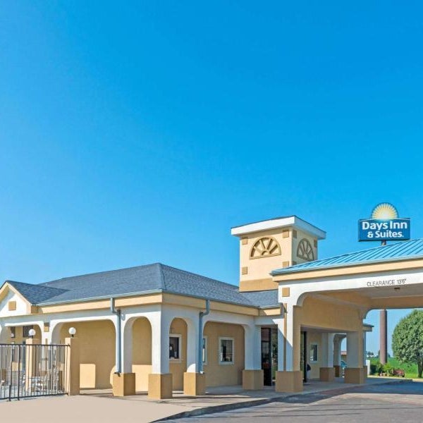 Days Inn & Suites by Wyndham Osceola AR Thumbnail