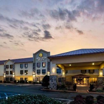 La Quinta Inn & Suites by Wyndham Lagrange / I-85 Thumbnail