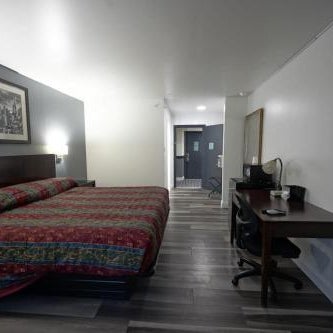 Greenwoods Inn & Suites Thumbnail