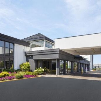 Holiday Inn Hasbrouck Heights-Meadowlands By IHG Thumbnail