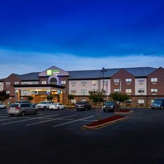 Holiday Inn Express & Suites Birmingham South - Pelham By IHG Thumbnail