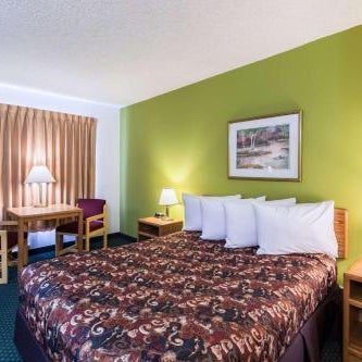 Super 8 by Wyndham Grand Island South Thumbnail
